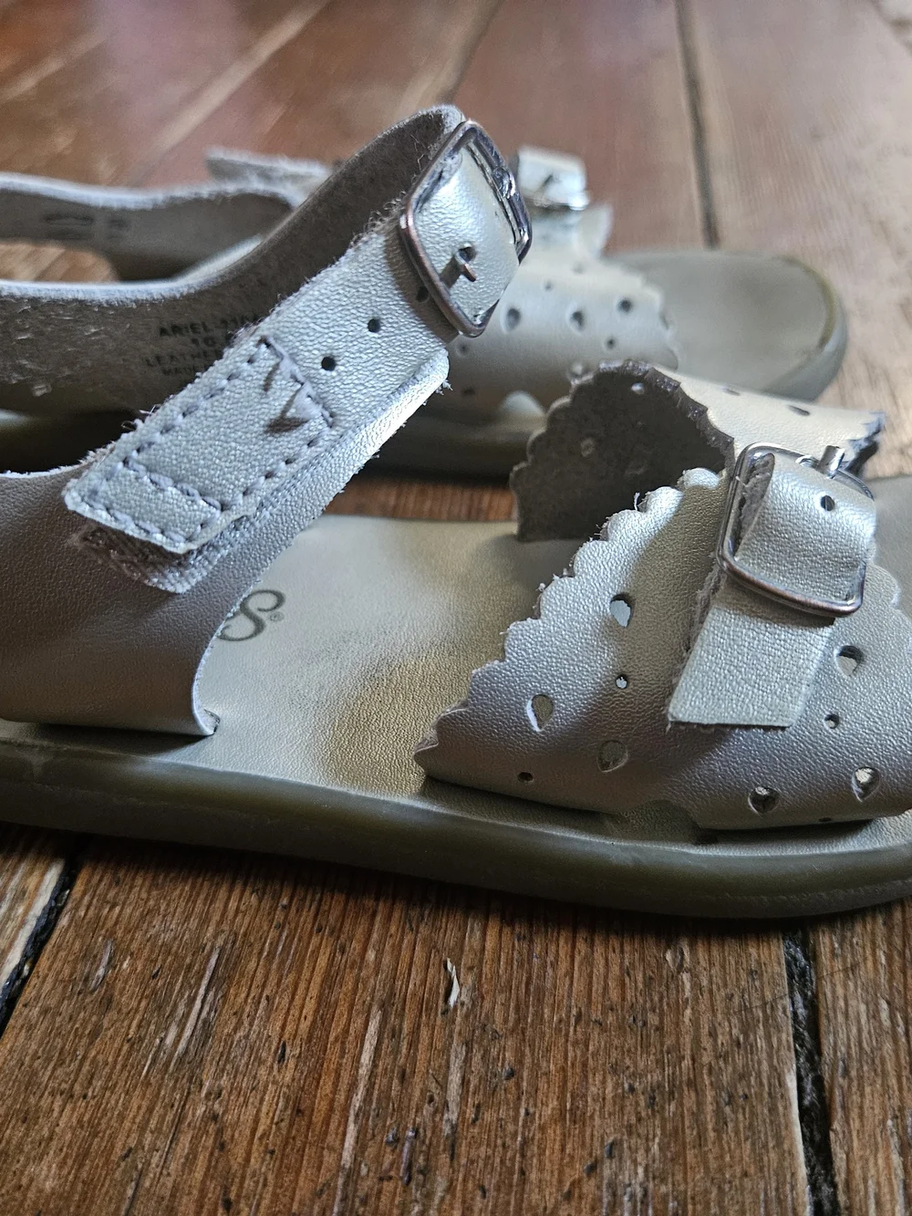 FootMates Ariel Scalloped Buckle Kids Sandals